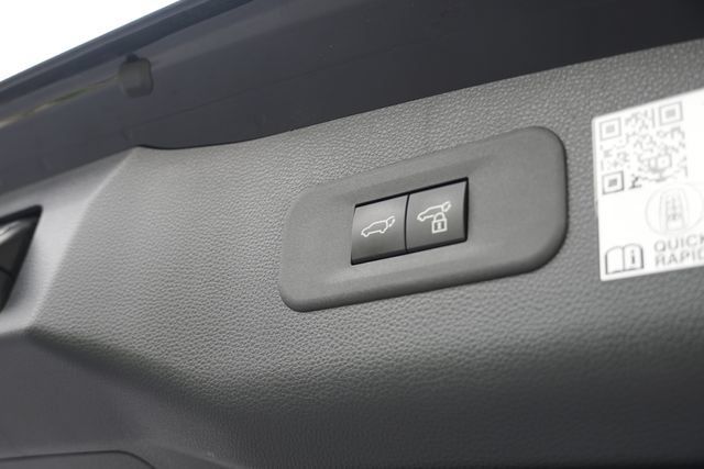Used 2025 Toyota Crown Signia AWD/4WD image 14