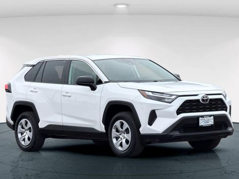 Used 2024 Toyota RAV4 LE image 5