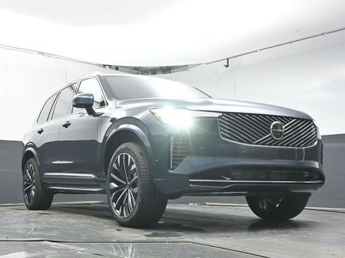 New 2026 Volvo XC90 T8 Plus w/ Protection Package Premier AWD/4WD image 34