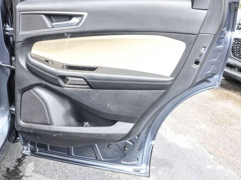 Used 2018 Ford Edge SEL w/ Equipment Group 201A AWD/4WD image 32
