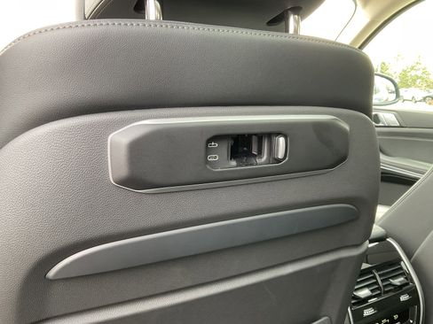 Used 2026 BMW X7 xDrive40i image 17