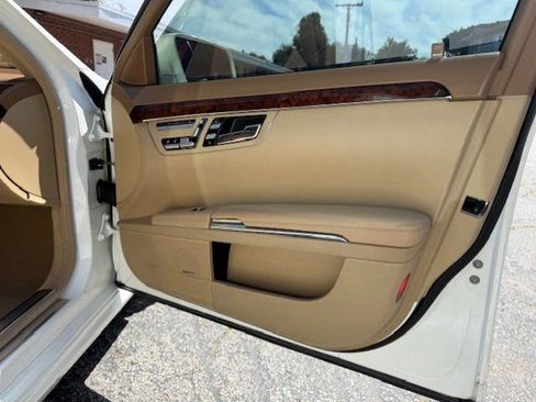 Used 2010 Mercedes-Benz S 550 image 31