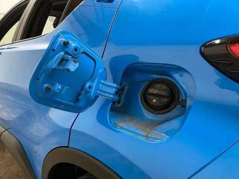 Used 2019 Toyota C-HR XLE FWD image 95