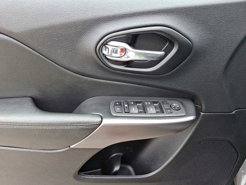 Used 2022 Jeep Cherokee Latitude Lux image 14