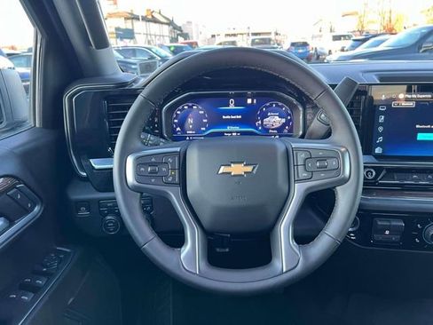 Certified 2025 Chevrolet Silverado 1500 LT AWD/4WD image 14