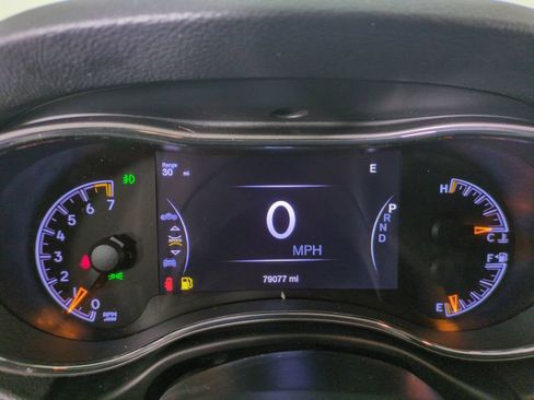 Used 2018 Jeep Grand Cherokee Laredo AWD/4WD image 15