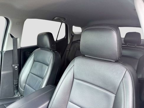 Used 2022 GMC Terrain SLT w/ Infotainment Package II FWD image 13