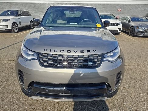 Certified 2025 Land Rover Discovery Dynamic SE image 2