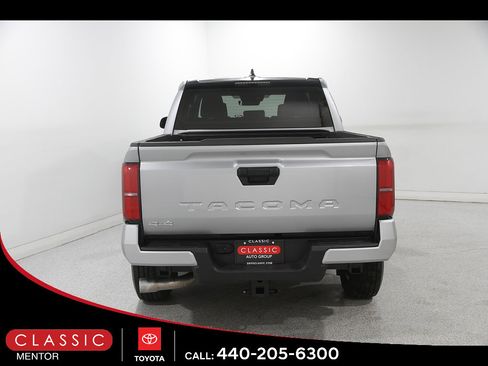 Certified 2025 Toyota Tacoma SR5 AWD/4WD image 21