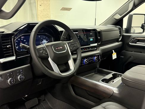 New 2026 GMC Sierra 3500 SLT w/ SLT Convenience Package image 27