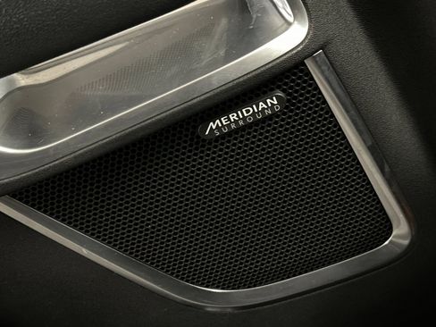 Used 2020 Jaguar E-PACE SE image 16