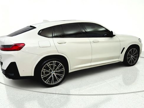 Used 2024 BMW X4 xDrive30i w/ Premium Package AWD/4WD image 7