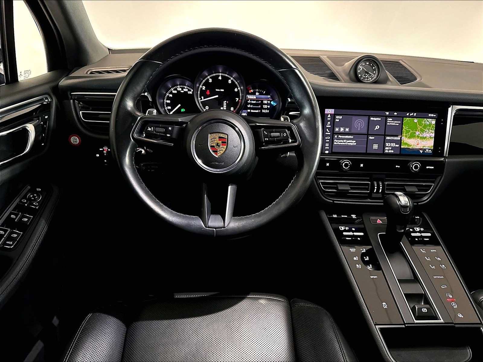 Used 2022 Porsche Macan AWD/4WD image 16