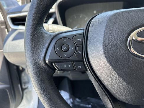 Used 2025 Toyota Corolla LE FWD image 19