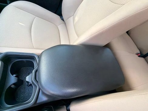 Used 2019 Toyota RAV4 LE FWD image 42