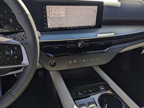 Used 2025 Nissan Murano SL AWD/4WD image 11