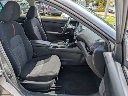 Used 2025 Nissan Sentra SR image 20