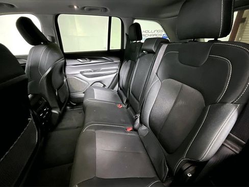 Used 2023 Jeep Grand Cherokee Laredo X image 21