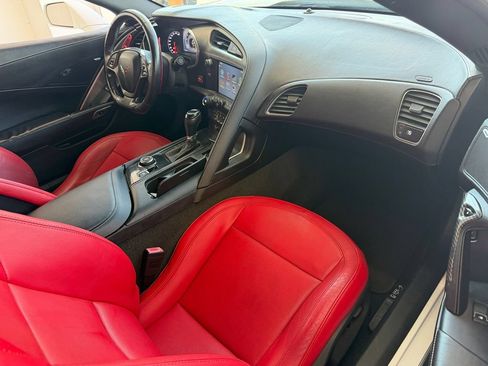 Used 2019 Chevrolet Corvette Stingray Coupe w/ Carbon Flash Badge Package RWD image 11