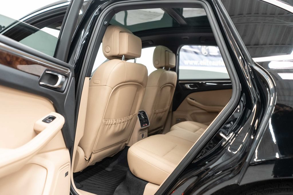 Used 2023 Porsche Macan S AWD/4WD image 12