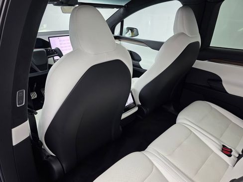 Used 2023 Tesla Model X image 14
