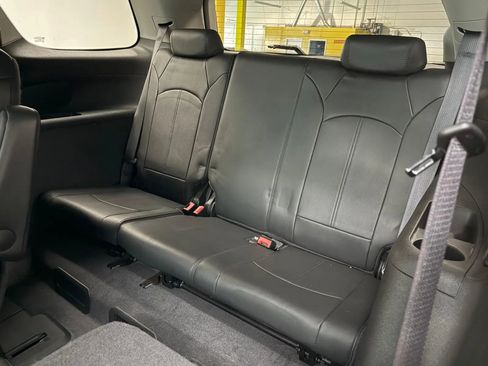 Used 2012 GMC Acadia SLT w/ LPO, 'HIT The Road' Package image 18