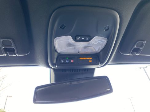 Used 2023 Chevrolet Colorado LT w/ LT Convenience Package III image 30