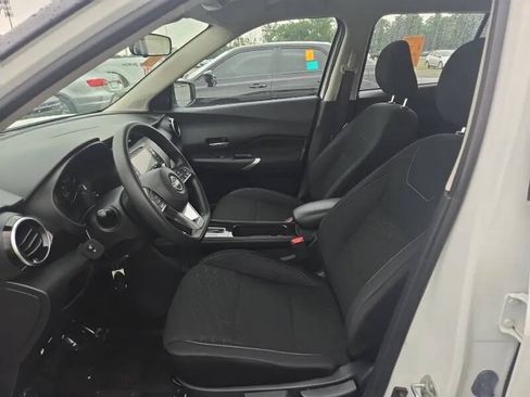 Used 2022 Nissan Kicks SV FWD image 8