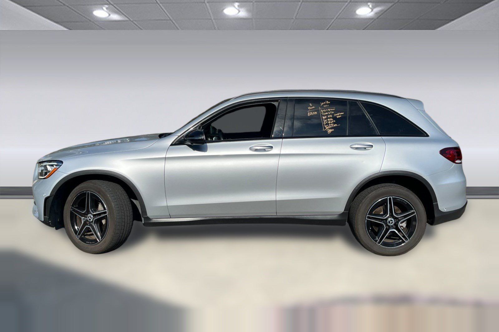 Used 2020 Mercedes-Benz GLC 300 4MATIC image 2