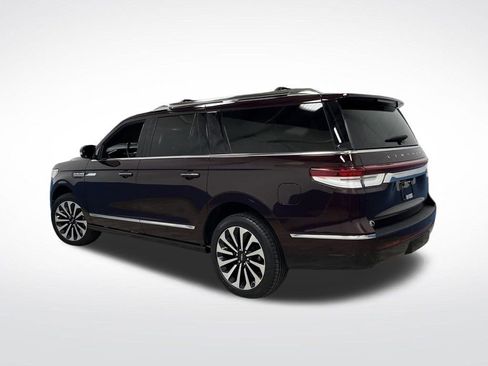 Used 2024 Lincoln Navigator L Reserve image 3