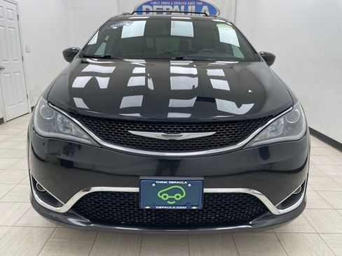 Used 2020 Chrysler Pacifica Touring-L image 18
