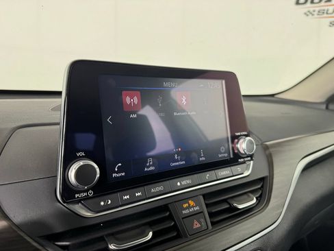 Used 2025 Nissan Altima 2.5 SV FWD image 40