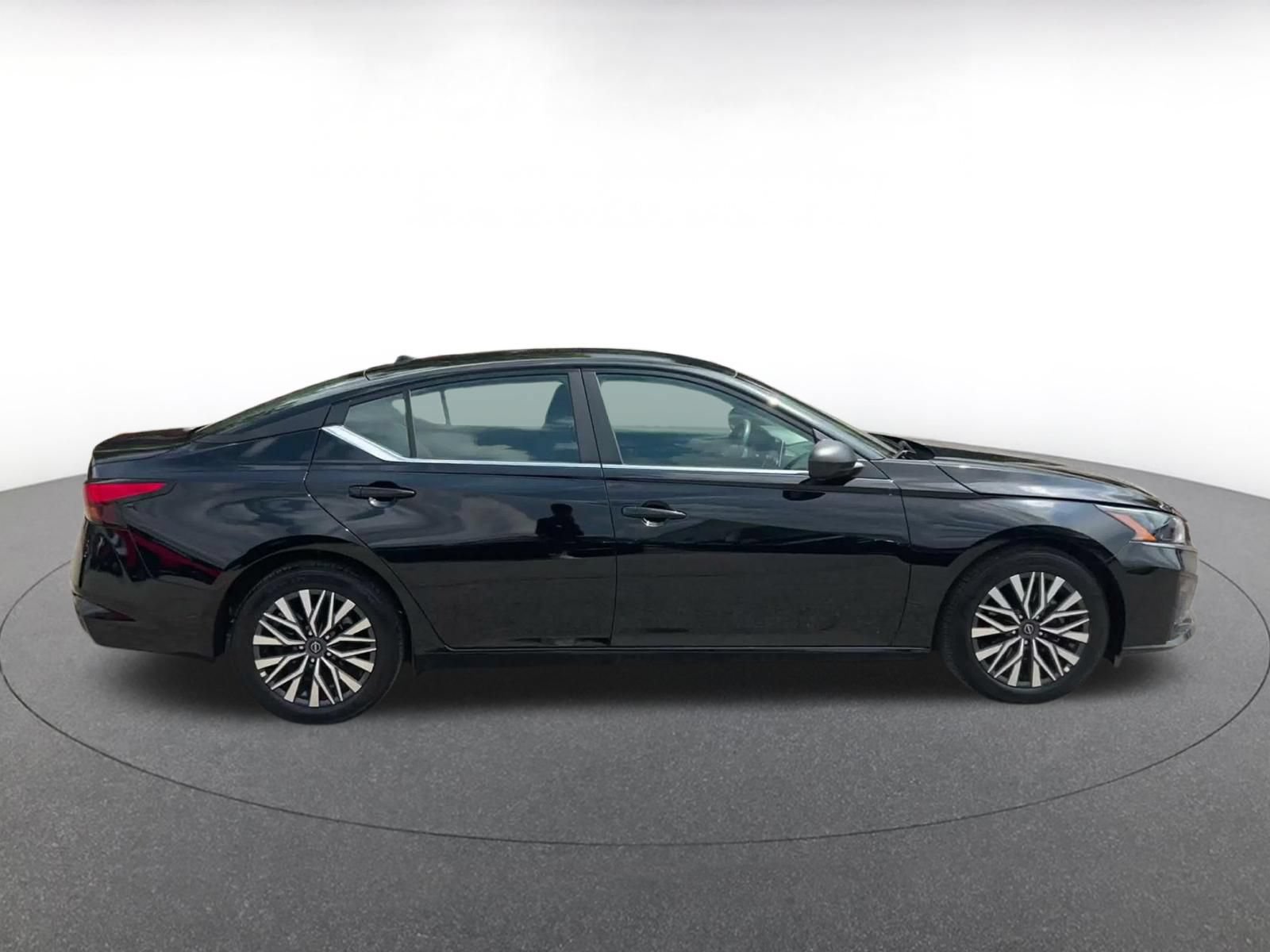 Used 2026 Nissan Altima 2.5 SV FWD image 15