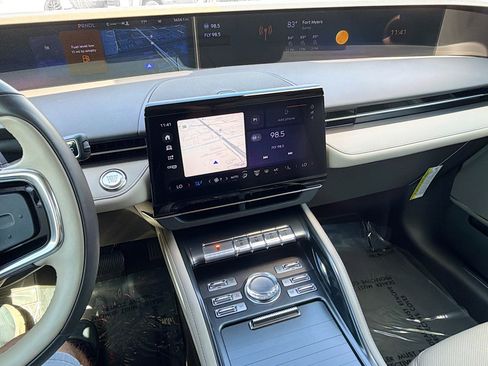 Used 2025 Lincoln Nautilus Premier w/ Equipment Group 102A image 29