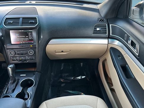 Used 2016 Ford Explorer XLT w/ Equipment Group 201A image 29