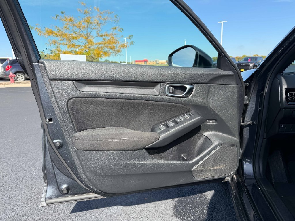 Used 2025 Honda Civic Sport image 26