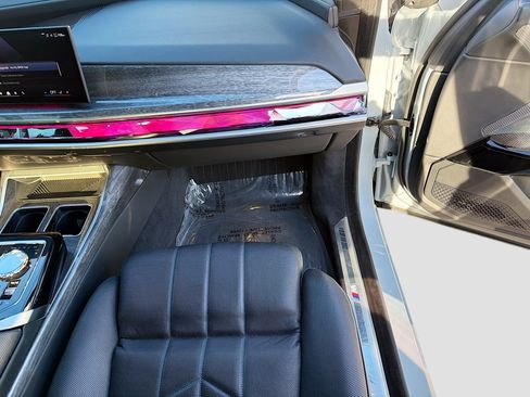 Used 2023 BMW 760i xDrive w/ Executive Package AWD/4WD image 17