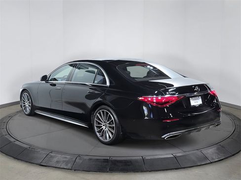 Used 2025 Mercedes-Benz S 580 4MATIC Sedan image 3