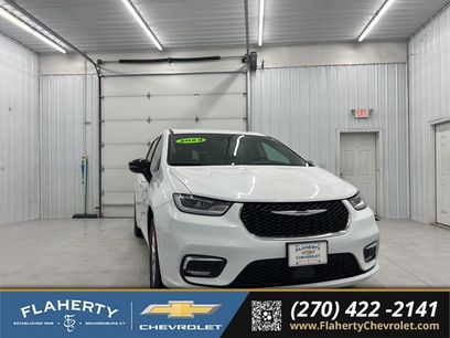Used 2024 Chrysler Pacifica Touring-L