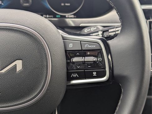 Certified 2023 Kia Sorento SX AWD/4WD image 19