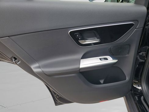 Used 2026 Mercedes-Benz GLC 300 4MATIC image 31