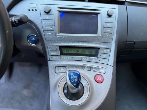 Used 2013 Toyota Prius Three w/ Solar Roof Pkg image 17