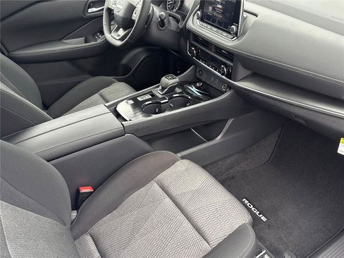 New 2026 Nissan Rogue SV w/ Cold Weather Package FWD image 33