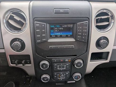 Used 2013 Ford F150 XLT w/ XLT Chrome Pkg image 11