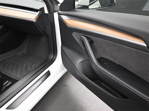 Used 2022 Tesla Model 3 Performance image 25