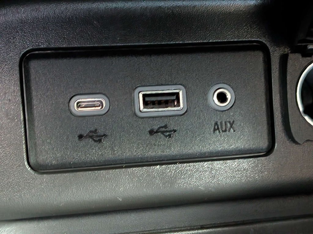 Used 2021 Chevrolet Equinox LT FWD image 23