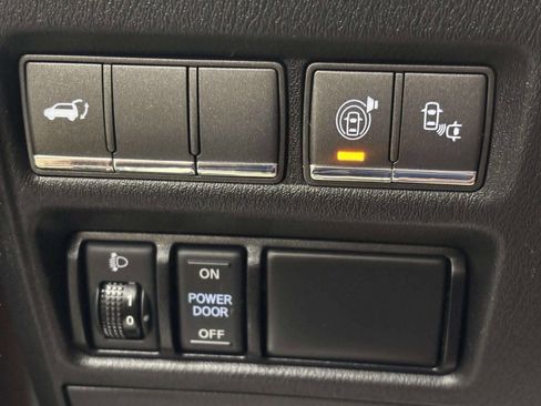 Used 2017 INFINITI QX80 4WD w/ Driver Assistance Package image 32