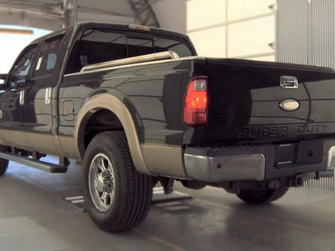 Used 2011 Ford F250 Lariat w/ Lariat Interior Pkg AWD/4WD image 2
