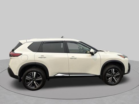 Used 2023 Nissan Rogue Platinum AWD/4WD image 2