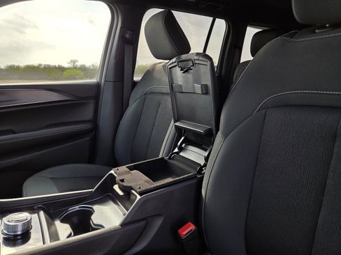 New 2026 Jeep Grand Cherokee Laredo X image 31